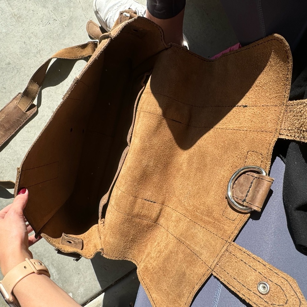 Leather briefcase - Picture 6 of 11